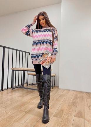 Жіночий трендовий різнобарвний светр під горло5 фото