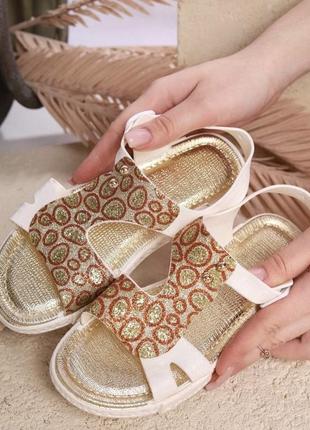 Босоніжки дитячі золото