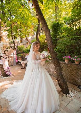 Весільна сукня