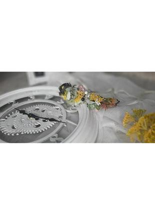 Венок весенний на голову в мятных и желтых тонах