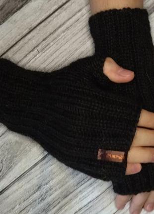 Шерстяные мужские митенки - вязаные перчатки без пальцев (черный)2 фото