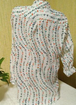 Хлопковая рубашка в цветочный принт с удлиненной спинкой3 фото