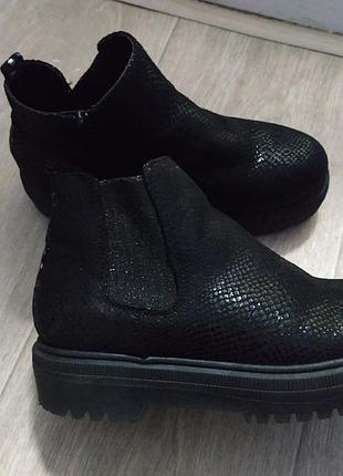 Стильные ботинки р.34 3