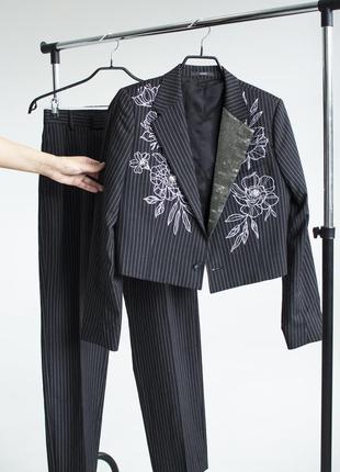 Дизайнерський вовняний темно-сірий костюм у смужку4 фото