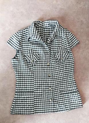 Стильна жіноча сорочка в карту з коротким рукавом5 фото