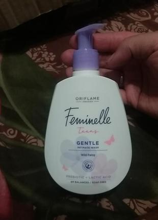 Мягкий гель для интимной гигиены feminelle