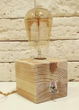 Деревянный светильник куб
