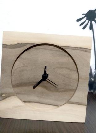 Часы из масива дерева (орех)