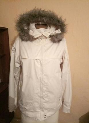 Короткая теплая куртка