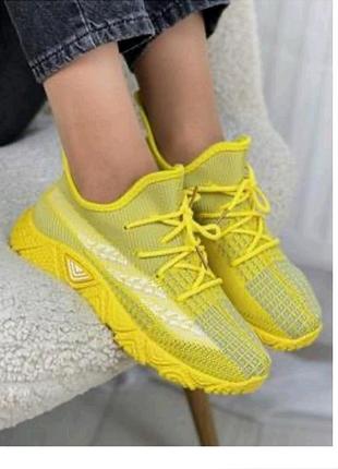 Дышащие кроссовки женские