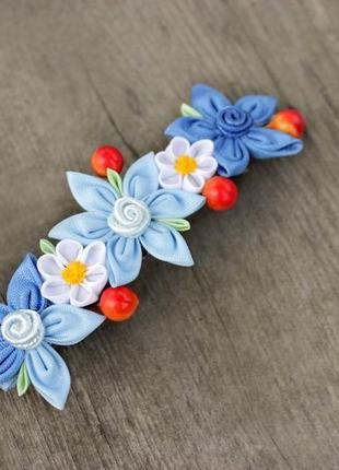 Синя шпилька для волосся з квітами та ягодами. канзаші2 фото