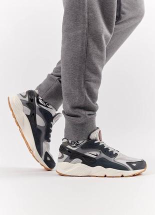 Мужские кроссовки в стиле nike air huarache runner найк / демисезонные / весенние, летние, осенние / обувь / спортивные / замша / белые, черные, серые8 фото