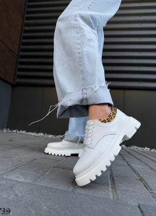 Белые женские туфли на шнуровке кроссовки кеды с леопардовой пяткой из натуральной кожи кожаные туфли