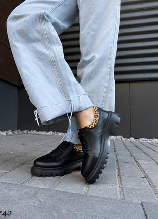 Чорні жіночі туфлі на шнурівці кросівки кеди з леопардовою п'ятою з натуральної шкіри шкіряні туфлі7 фото