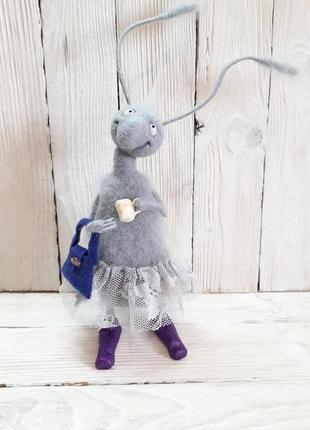 Таракан из шерсти