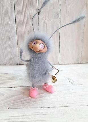 Таракан из шерсти