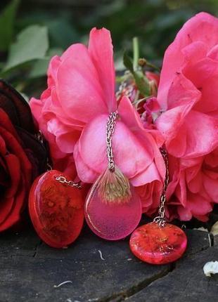Цветочные розовые подвески с каштаном и ёлочными иголками из ювелирной смолы, розовый кулон1 фото