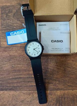 Чоловічий наручний годинник casio mw-59-7bvdf практичний білий із чорним