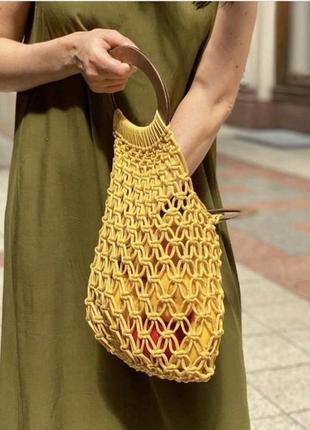 Сумка желтая, авоська, сумка шопер, летняя плетеная сумка, деревянные ручки3 фото
