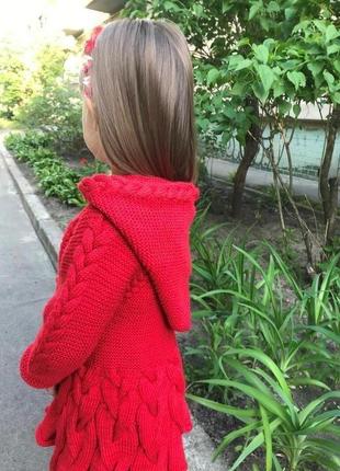 Пальто з капюшоном і ґудзиками, червоного кольору, в'язаний одяг для дівчинки 2-3 років.3 фото