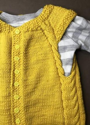 Вязаный желтый комбинезон без рукавов на пуговицах. одежда для детей 86-92 см8 фото