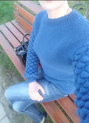 Вязаный свитер малинки.2 фото