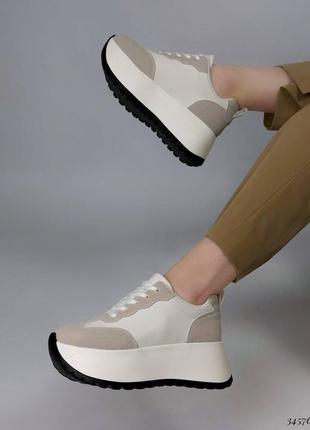 ▪️жіночі нові кросівки білі-бежеві масивні снікерси кеди висока масивна танкетка...