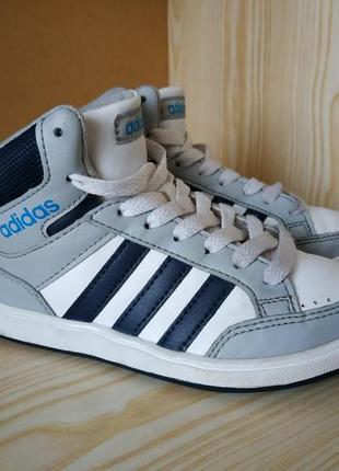 Кроссовка для мальчика adidas оригинальные