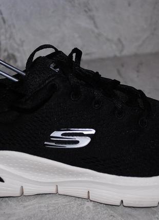 Кросівки чорні skechers 39 розмір