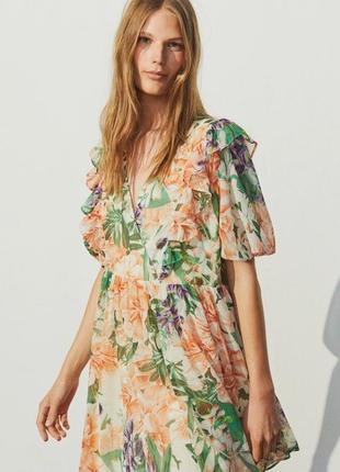 Невероятно красивое платье в цветочный принт h&m