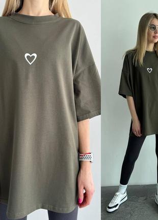 Футболка с сердечком ткань хлопок кулир cotton футболочка свободная оверсайз туника белая серая мокко черная малиновая хаки изумрудная