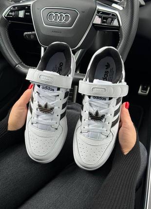 Жіночі кросівки в стилі adidas forum 84 low адідас форум / демісезонні / весняні, літні, осінні / взуття / шкіра, замша / чорні, білі, бежеві2 фото