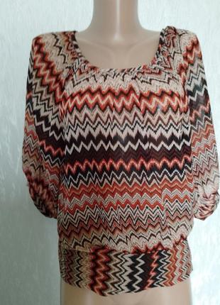 Красива фірмова блузка