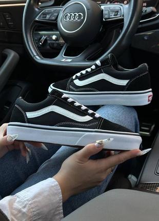 Жіночі кросівки в стилі vans old skool венс / демісезонні / весняні, літні, осінні / взуття / замша, текстиль / білі, чорні1 фото