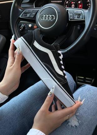 Жіночі кросівки в стилі vans old skool венс / демісезонні / весняні, літні, осінні / взуття / замша, текстиль / білі, чорні4 фото