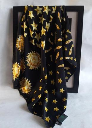 Шелковый платок в стиле versace