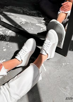 Кросівки кеди білі перфорація жіночі8 фото