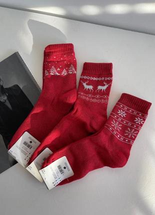 Червоні махрові новорічні носочки зі сніжинками
