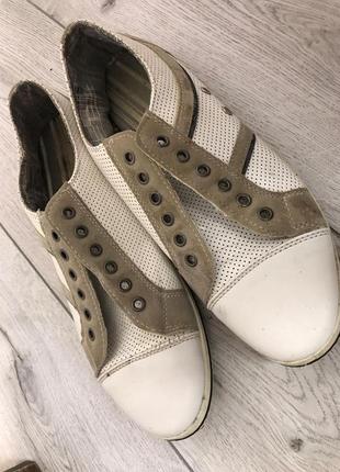 Кеди, мокасини