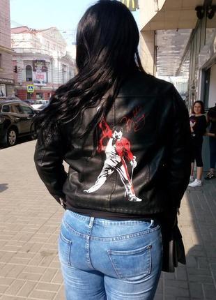 Кожанная куртка косуха с росписью фредди меркури6 фото