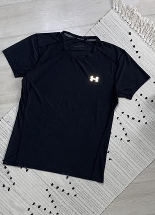 Футболка спортивна under armour run (m)