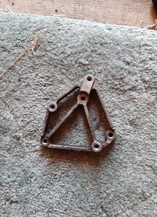 Кронштейн площадка блока управления двигателем 1,4 1,6 бензин опель астра зафира вектра разборка opel astra