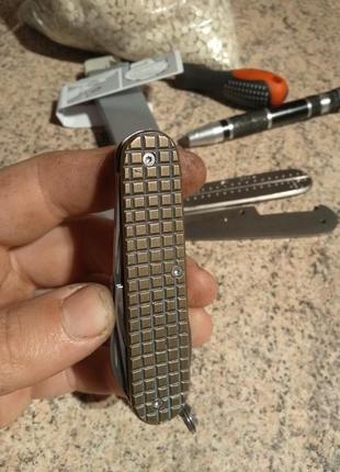 Custom victorinox spartan