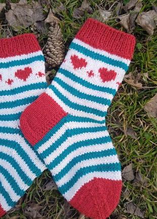 "новорічні шкарпетки" з орнаментом сердечка ручної роботи4 фото