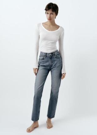 Джинси straight-fit high-rise від zara