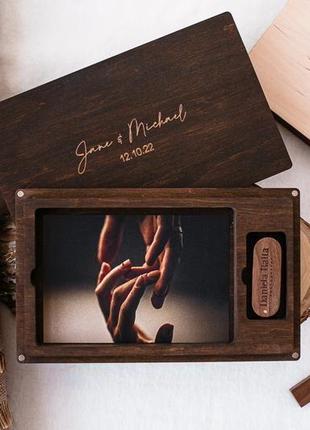 Деревʼяна коробка для весільних фото і флешки. пакування для фотографа6 фото