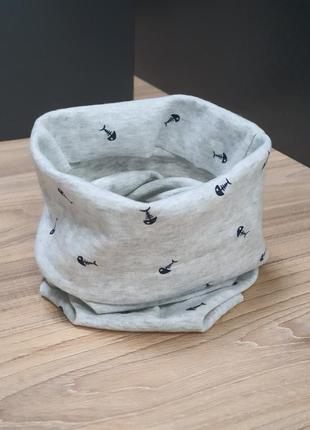 Новий дитячий шарф-снуд (бафф) сірого кольору з рибками