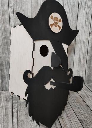 Скворечник в виде пирата. трубка выполняет роль жердочки. оригинальный подарок...