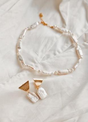 Позолочені сережки з перлами бароковим1 фото