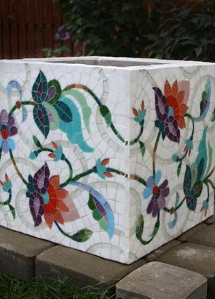 Цветочник садовый (бетон, мозаика)1 фото